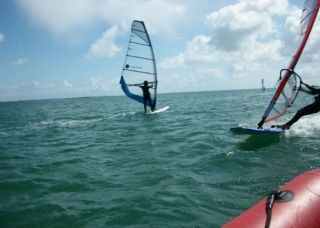  Fun boarding and windsurfing 